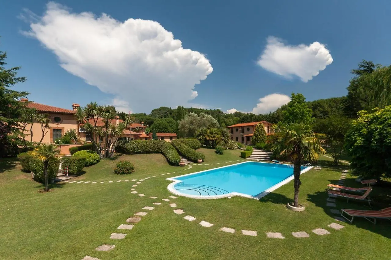 Relais Villaggio Azzurro Rome 0*,  Italië